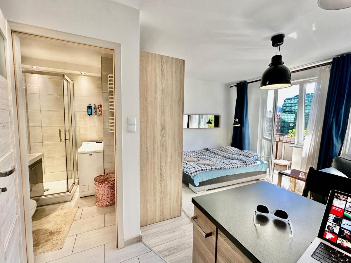 Neon 2 - Fast Wifi 70'Tv Netflix Hbo Max Appletv+ Apartment Warsaw Exterior photo